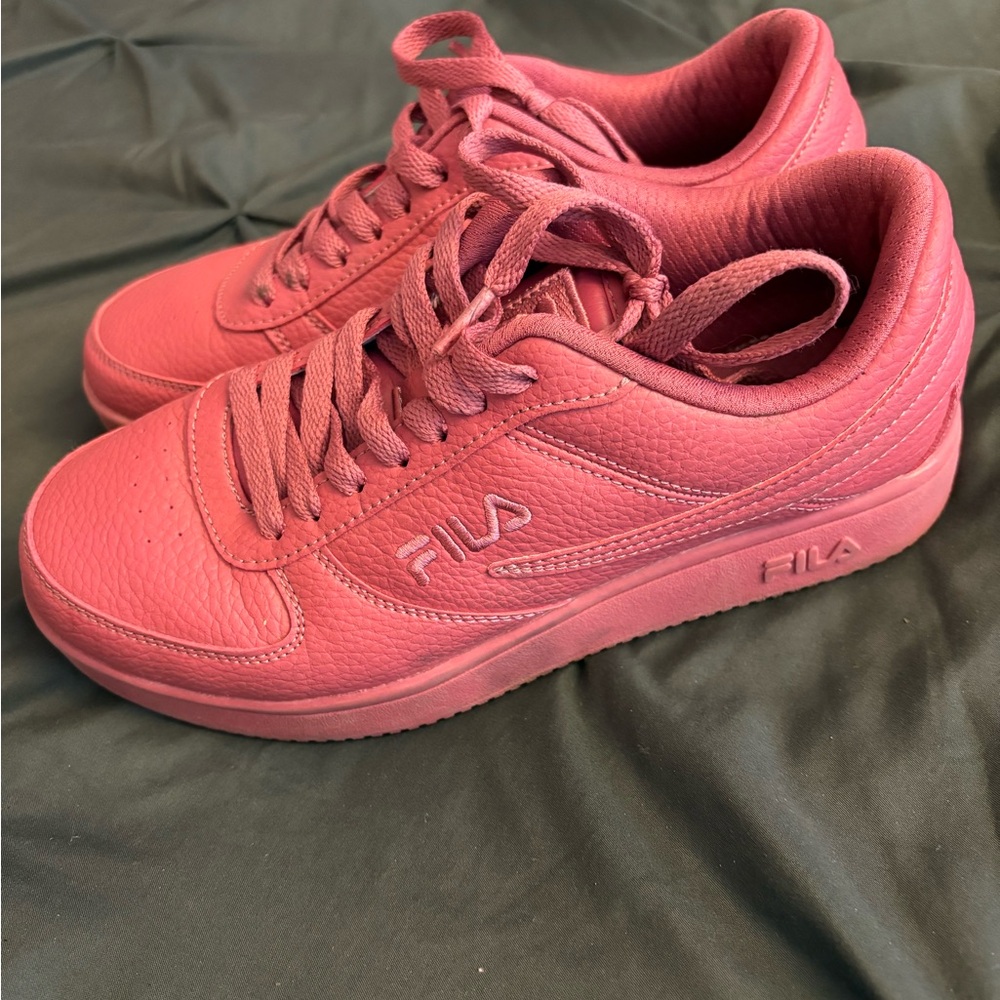 Fila Coral Athletic Shoes